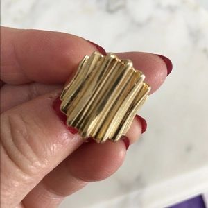 GORGEOUS 14K YELLOW GOLD RING